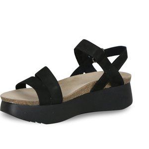 Munro Juniper size 10 M- Less than one month old